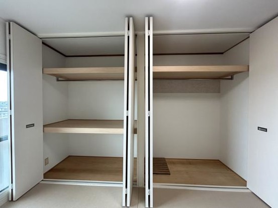 apartment 愛知県豊川市谷川町洞131　谷川町倉庫付事務所A