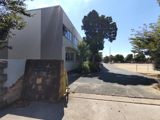 apartment 愛知県豊川市谷川町洞131　谷川町倉庫付事務所A