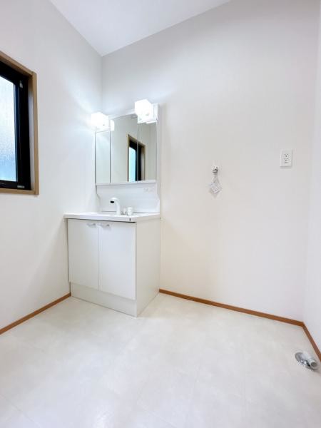 detached 愛知県豊川市谷川町洞131　谷川町倉庫付事務所A