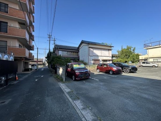 apartment 愛知県豊川市谷川町洞131　谷川町倉庫付事務所A