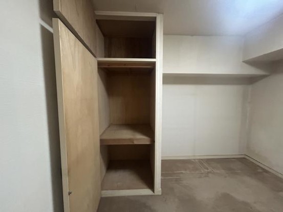 apartment 愛知県豊川市谷川町洞131　谷川町倉庫付事務所A