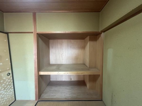 apartment 愛知県豊川市谷川町洞131　谷川町倉庫付事務所A