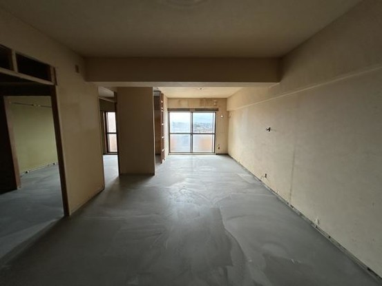 apartment 愛知県豊川市谷川町洞131　谷川町倉庫付事務所A