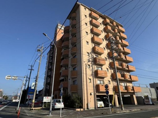 apartment 愛知県豊川市谷川町洞131　谷川町倉庫付事務所A