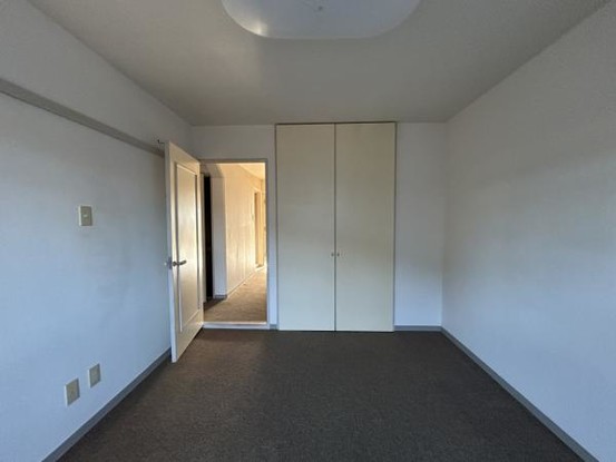 apartment 愛知県豊川市谷川町洞131　谷川町倉庫付事務所A