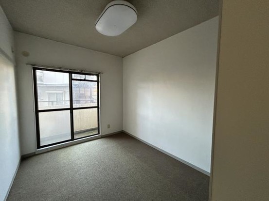 apartment 愛知県豊川市谷川町洞131　谷川町倉庫付事務所A