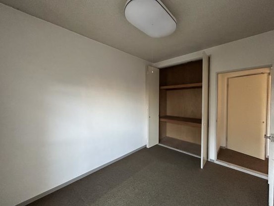 apartment 愛知県豊川市谷川町洞131　谷川町倉庫付事務所A