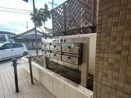 apartment 愛知県豊川市谷川町洞131　谷川町倉庫付事務所A