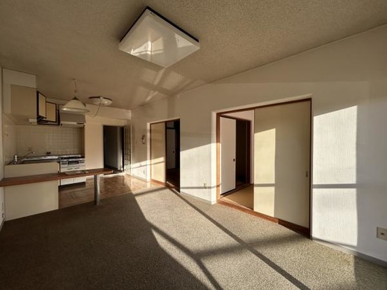 apartment 愛知県豊川市谷川町洞131　谷川町倉庫付事務所A