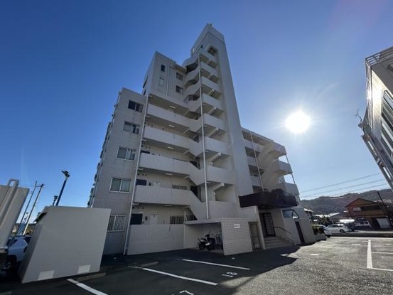 apartment 愛知県豊川市谷川町洞131　谷川町倉庫付事務所A