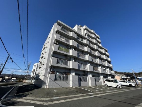 apartment 愛知県豊川市谷川町洞131　谷川町倉庫付事務所A