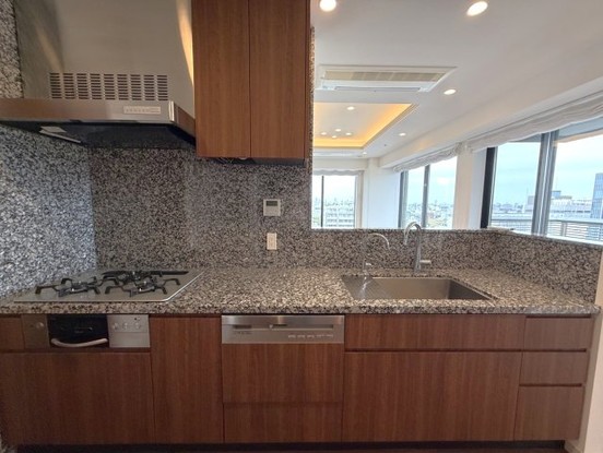 apartment 東京都千代田区六番町
地図を見る