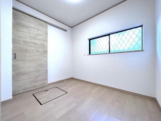 detached 兵庫県宝塚市泉町24-13 ジャルダン宝塚六番館　201号室