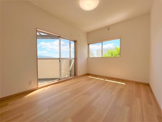 detached 兵庫県宝塚市泉町24-13 ジャルダン宝塚六番館　201号室