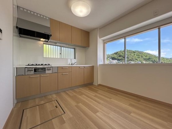 detached 兵庫県宝塚市泉町24-13 ジャルダン宝塚六番館　201号室