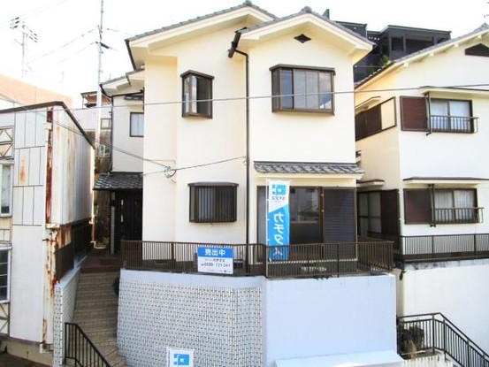 detached 兵庫県宝塚市泉町24-13 ジャルダン宝塚六番館　201号室