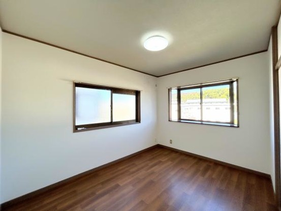 detached 兵庫県宝塚市泉町24-13 ジャルダン宝塚六番館　201号室