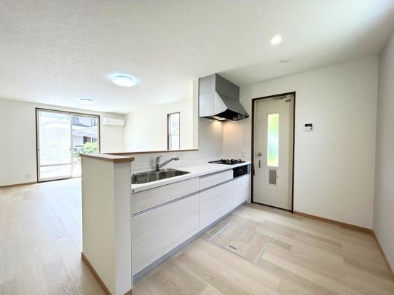 detached 兵庫県宝塚市泉町24-13 ジャルダン宝塚六番館　201号室