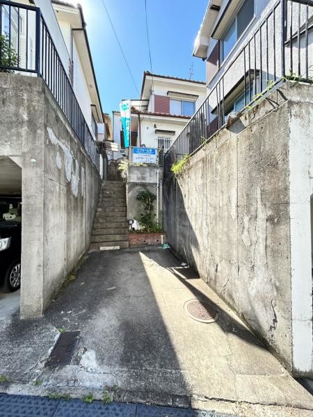 detached 兵庫県宝塚市泉町24-13 ジャルダン宝塚六番館　201号室