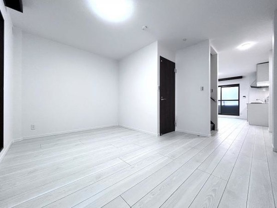 detached 兵庫県宝塚市泉町24-13 ジャルダン宝塚六番館　201号室