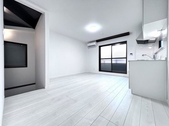 detached 兵庫県宝塚市泉町24-13 ジャルダン宝塚六番館　201号室