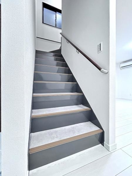 detached 兵庫県宝塚市泉町24-13 ジャルダン宝塚六番館　201号室