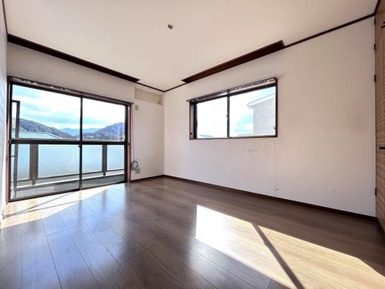 detached 兵庫県宝塚市泉町24-13 ジャルダン宝塚六番館　201号室