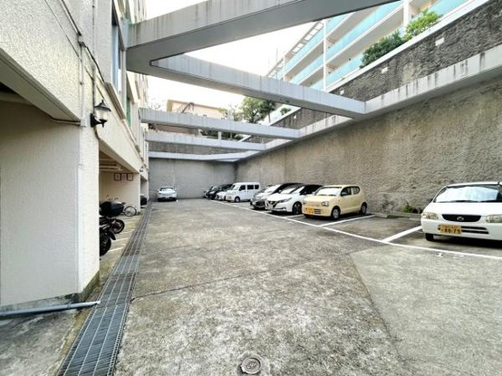 apartment 兵庫県宝塚市泉町24-13 ジャルダン宝塚六番館　201号室