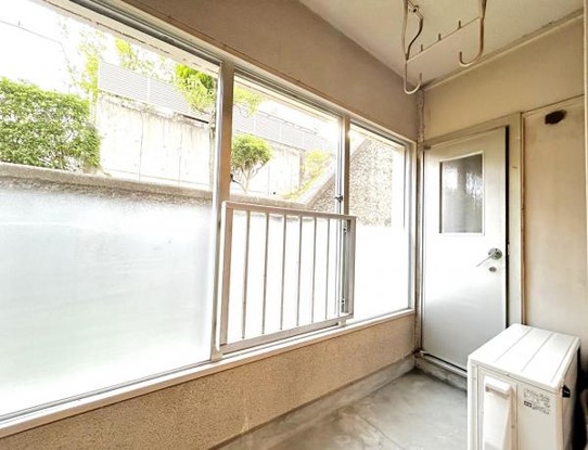 apartment 兵庫県宝塚市泉町24-13 ジャルダン宝塚六番館　201号室