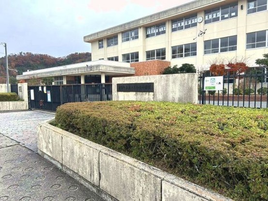 detached 兵庫県宝塚市泉町24-13 ジャルダン宝塚六番館　201号室