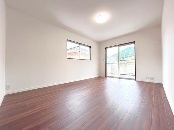 detached 兵庫県宝塚市泉町24-13 ジャルダン宝塚六番館　201号室