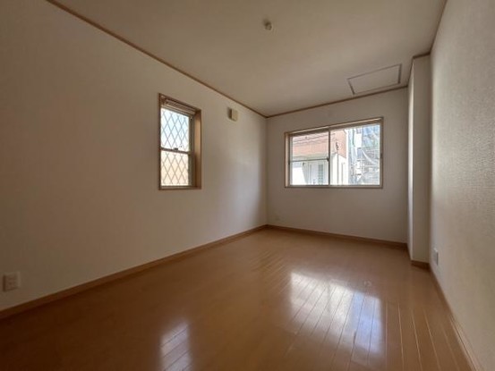 detached 兵庫県宝塚市泉町24-13 ジャルダン宝塚六番館　201号室