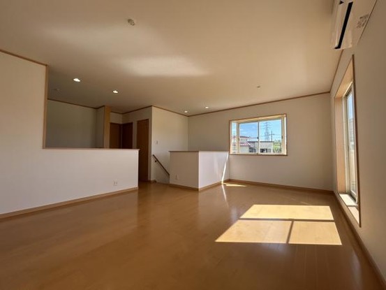 detached 兵庫県宝塚市泉町24-13 ジャルダン宝塚六番館　201号室