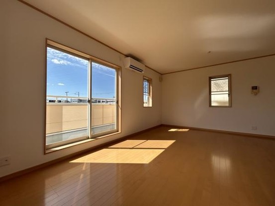 detached 兵庫県宝塚市泉町24-13 ジャルダン宝塚六番館　201号室