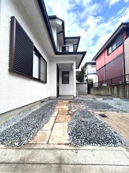 detached 兵庫県宝塚市泉町24-13 ジャルダン宝塚六番館　201号室