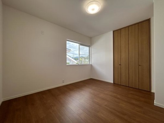 detached 兵庫県宝塚市泉町24-13 ジャルダン宝塚六番館　201号室