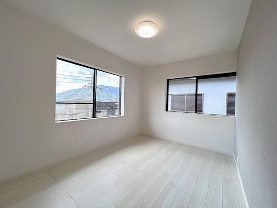 detached 兵庫県宝塚市泉町24-13 ジャルダン宝塚六番館　201号室