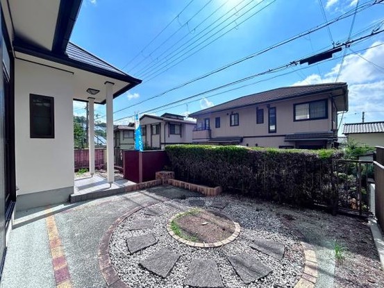 detached 兵庫県宝塚市泉町24-13 ジャルダン宝塚六番館　201号室