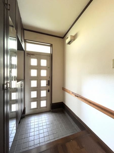 detached 兵庫県宝塚市泉町24-13 ジャルダン宝塚六番館　201号室