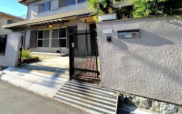 detached 兵庫県宝塚市泉町24-13 ジャルダン宝塚六番館　201号室