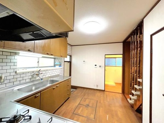 detached 兵庫県宝塚市泉町24-13 ジャルダン宝塚六番館　201号室