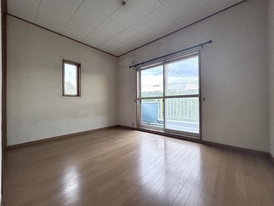 detached 兵庫県宝塚市泉町24-13 ジャルダン宝塚六番館　201号室