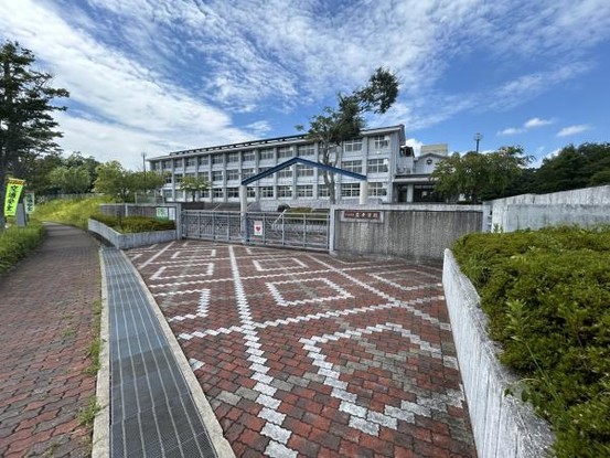 detached 兵庫県宝塚市泉町24-13 ジャルダン宝塚六番館　201号室