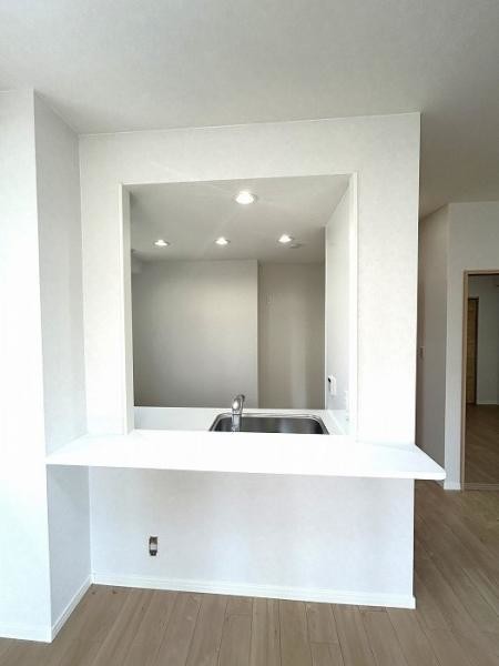 apartment 兵庫県宝塚市泉町24-13 ジャルダン宝塚六番館　201号室