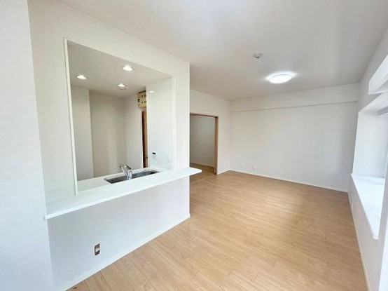 apartment 兵庫県宝塚市泉町24-13 ジャルダン宝塚六番館　201号室