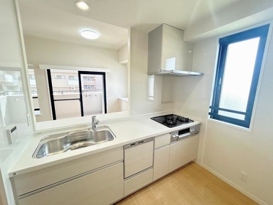 apartment 兵庫県宝塚市泉町24-13 ジャルダン宝塚六番館　201号室