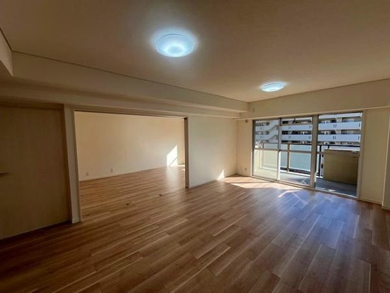 apartment 兵庫県宝塚市泉町24-13 ジャルダン宝塚六番館　201号室