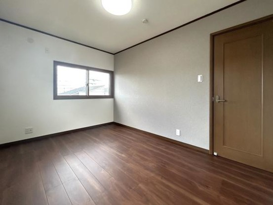 detached 兵庫県宝塚市泉町24-13 ジャルダン宝塚六番館　201号室