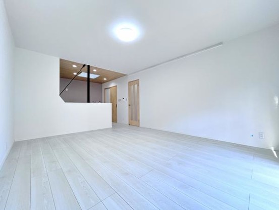 detached 兵庫県宝塚市泉町24-13 ジャルダン宝塚六番館　201号室
