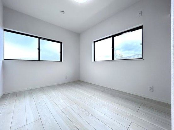 detached 兵庫県宝塚市泉町24-13 ジャルダン宝塚六番館　201号室